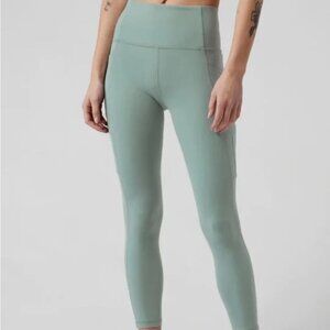 NWT Athleta Salutation Cargo 7/8 Tight in Minimalistic Grey / Sage Green Size S